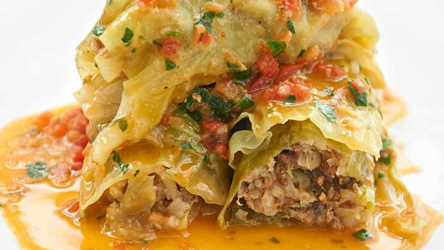 Kohlrouladen mit Rosinen Rezept