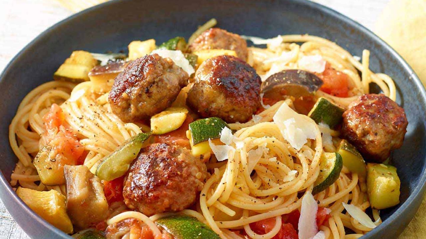 Antipasti-Spaghetti mit Mini-Frikadellen Rezept