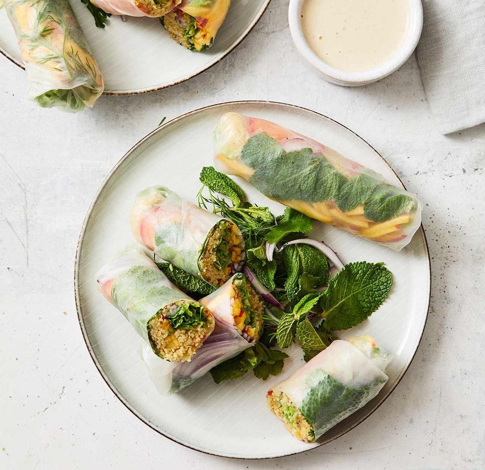Bulgur-Summerrolls mit Sesamsauce Bulgur-Summerrolls mit Sesamsauce