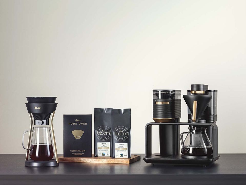 "pour over"-Kaffee vom Feinsten mit der Melitta EPOS (rechts) und AMANO (links) "pour over"-Kaffee vom Feinsten mit der Melitta EPOS (rechts) und AMANO (links)