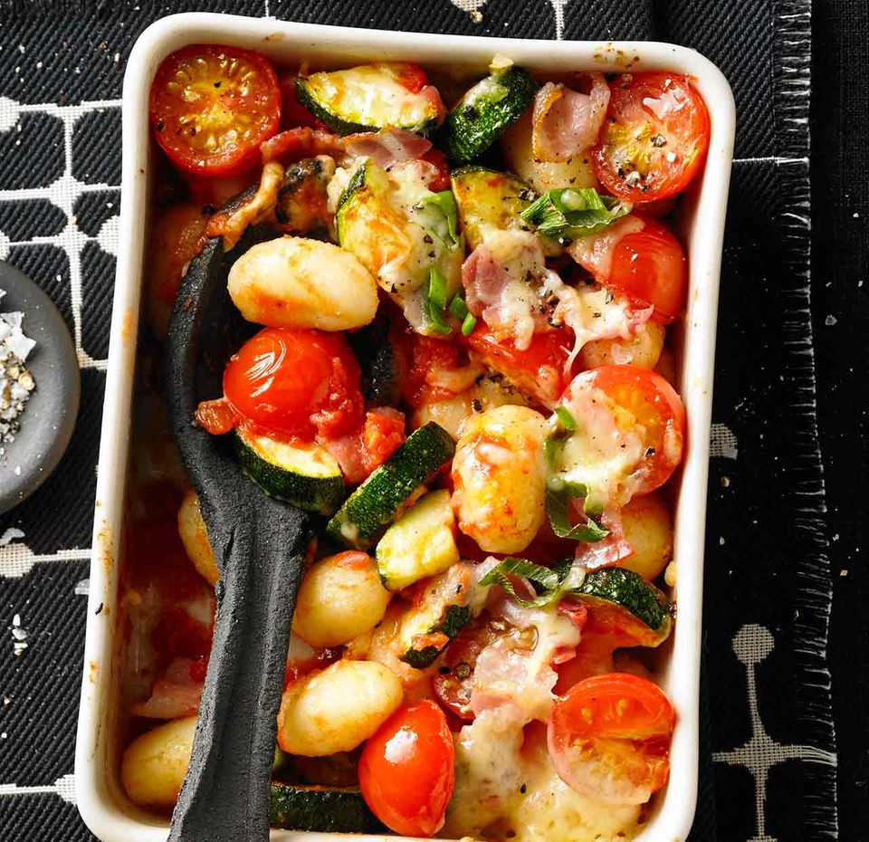 Gnocchi-Auflauf mit Gemüse und Bacon Gnocchi-Auflauf mit Gemüse und Bacon