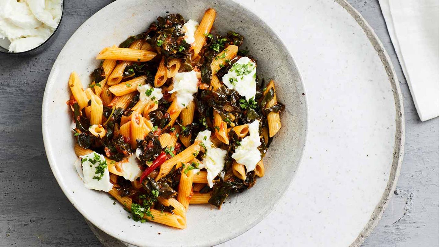 Pasta mit Schwarzkohl und Mozzarella