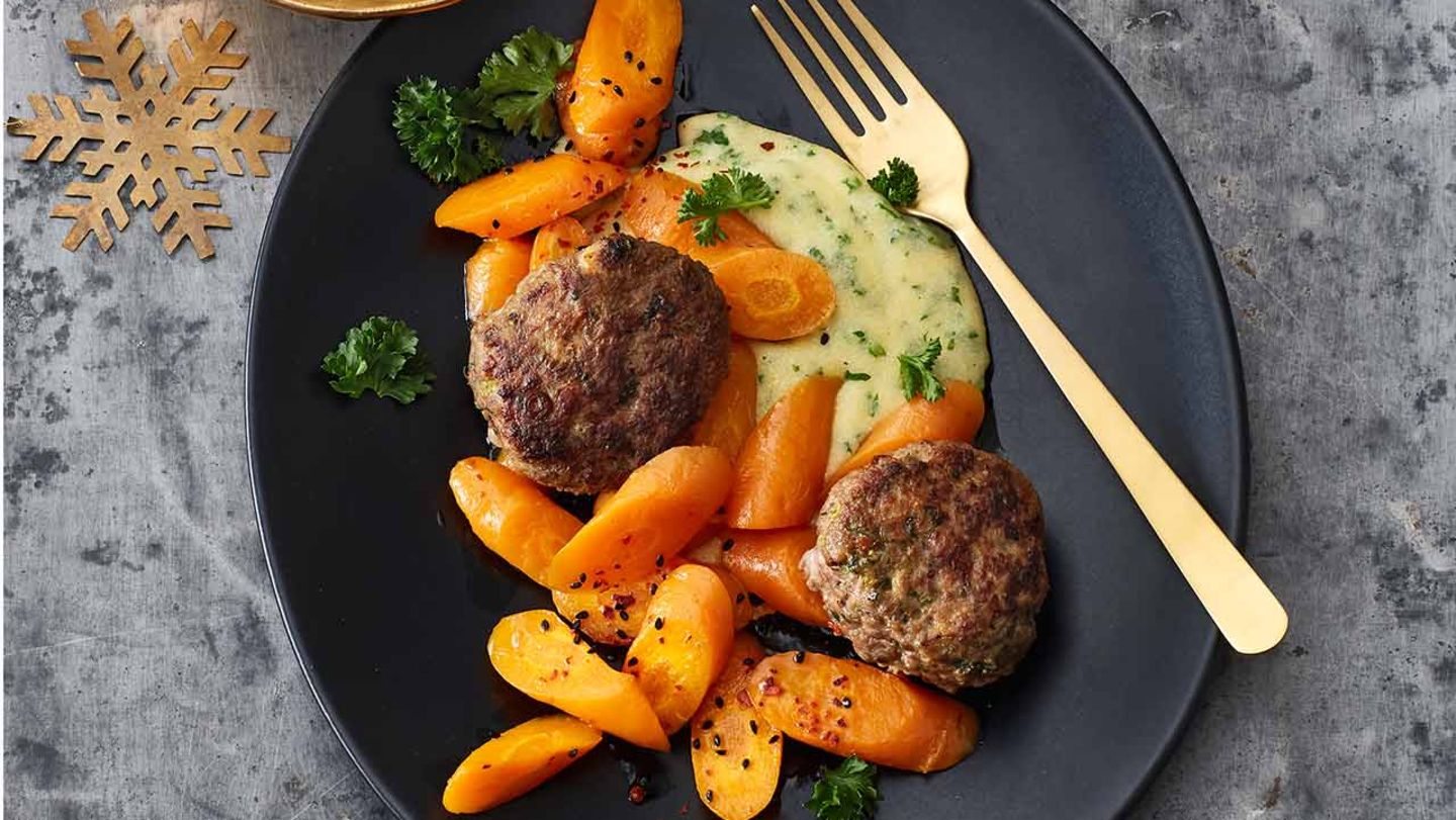 Ofenfrikadellen mit Petersilien-Polenta: Rezept