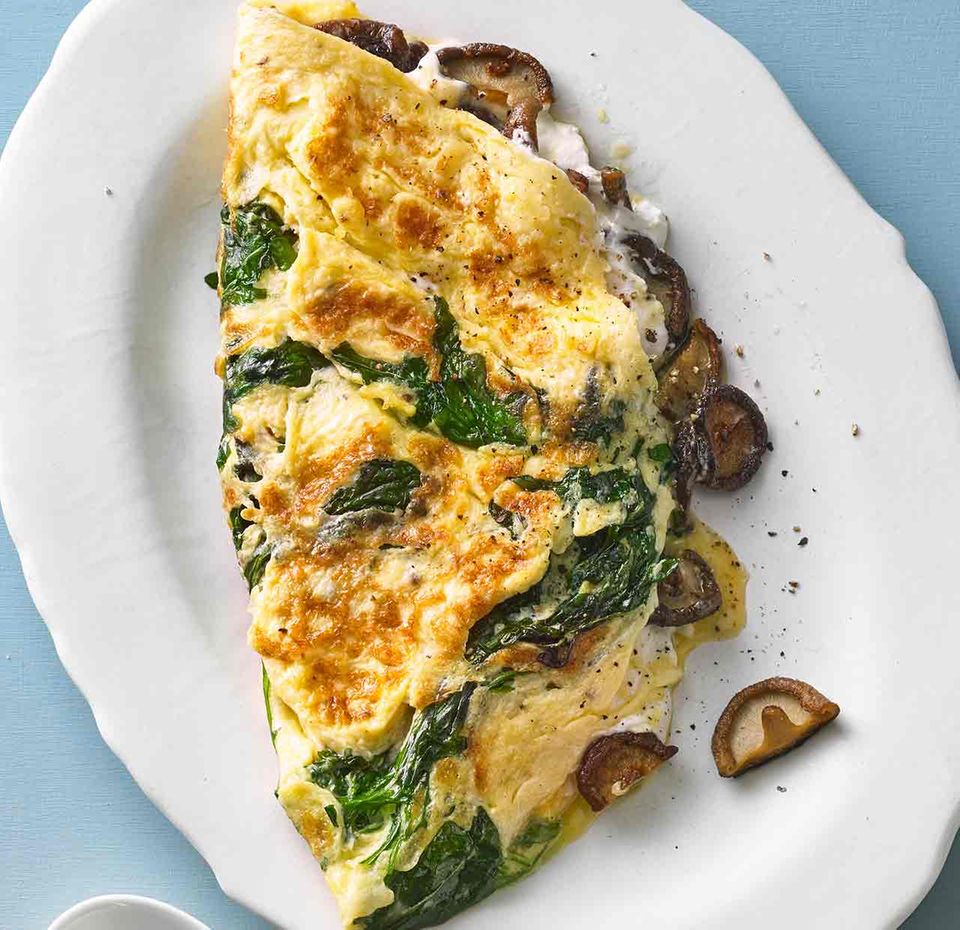 Rauke-Omelett gefüllt mit Ziegenkäse und Shiitake-Pilzen Rauke-Omelett gefüllt mit Ziegenkäse und Shiitake-Pilzen
