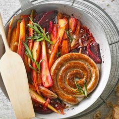 Bratwurstschnecke mit Wurzelgemüse