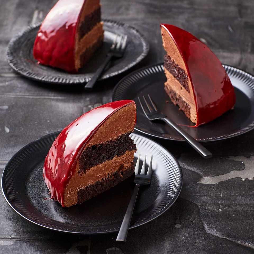 Marmorierte Mirror-Glaze-Kuppeltorte