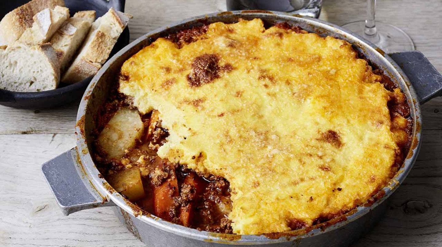 Gemüse-Hackfleisch-Ragout mit Polenta überbacken Rezept - [ESSEN UND ...