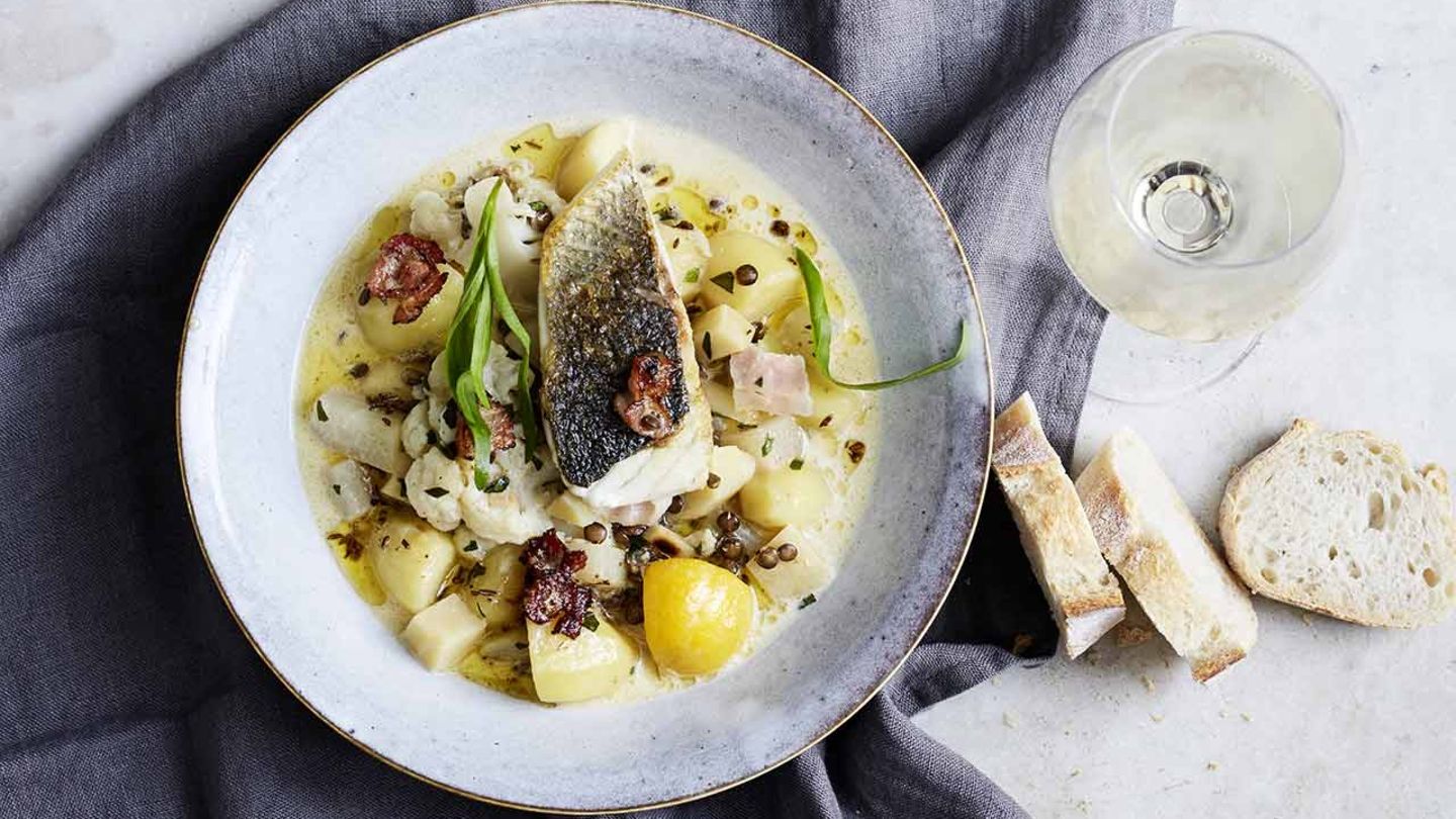 Puy-Linsen-Kartoffel-Eintopf mit Wolfsbarsch Rezept