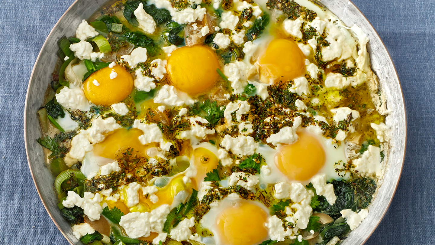 Lauch-Spinat-Pfanne mit Feta und Ei Rezept