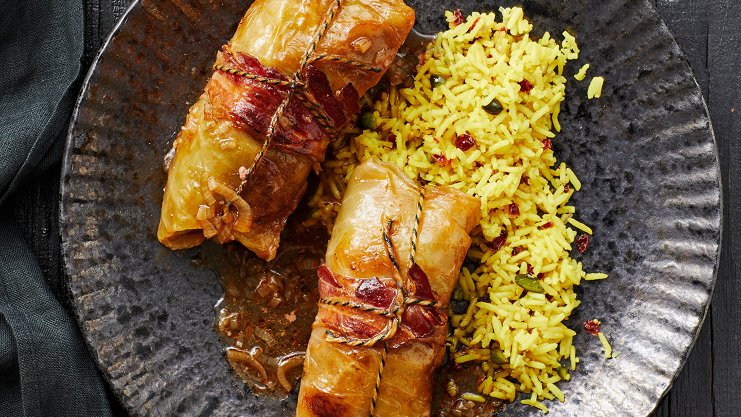 Kohlrouladen mit Hackfüllung und Kurkuma-Reis Rezept