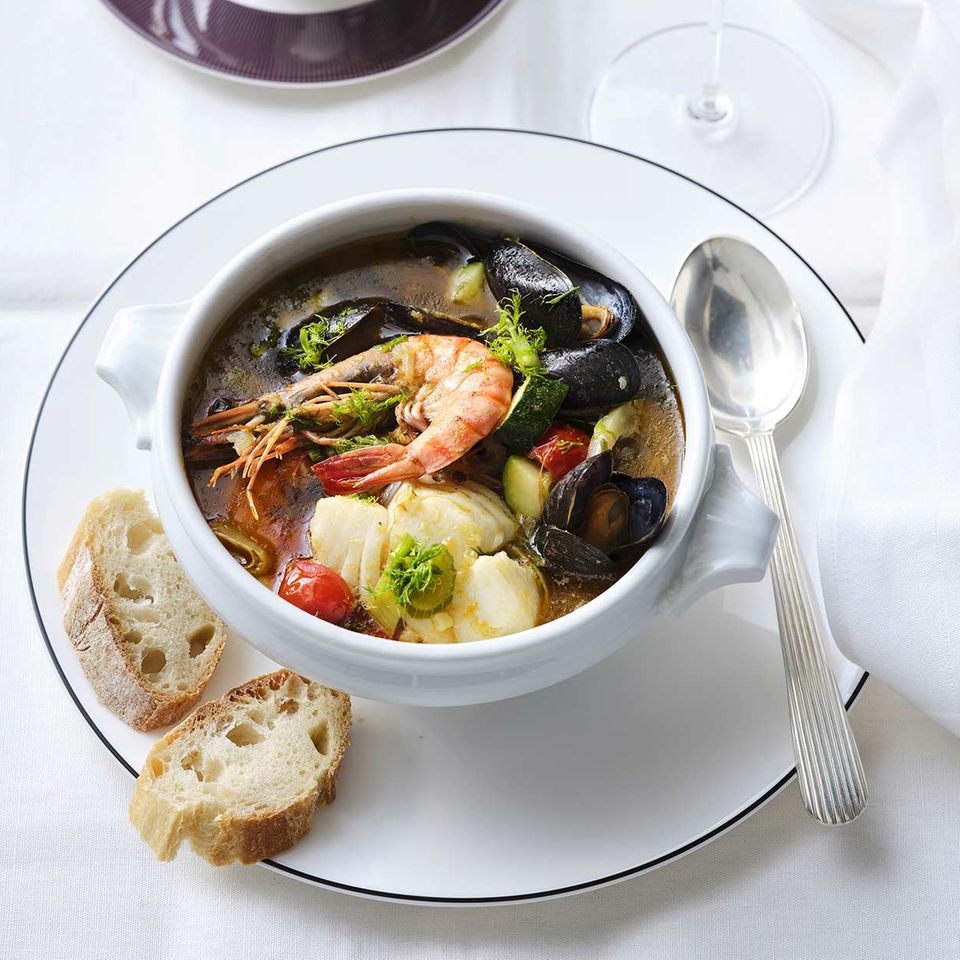 Fischsuppe mit Skrei und Pistou