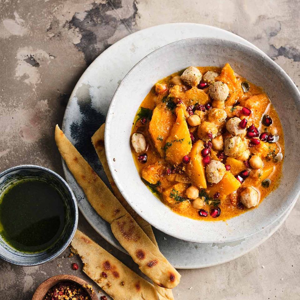 Kürbis-Curry mit Soya Chunks und Koriander-Pesto
