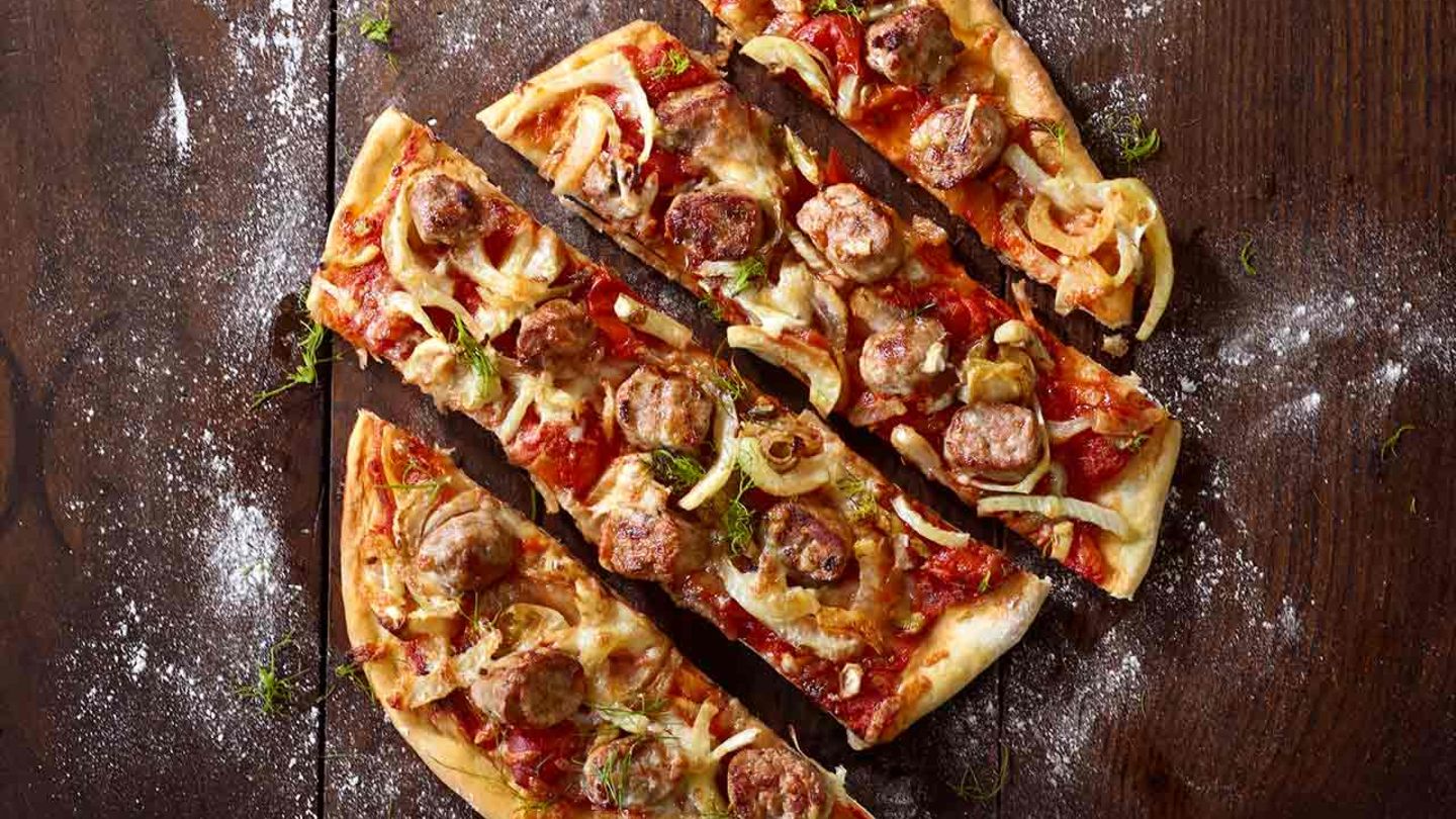 Pizza mit Fenchel und Salsiccia Rezept