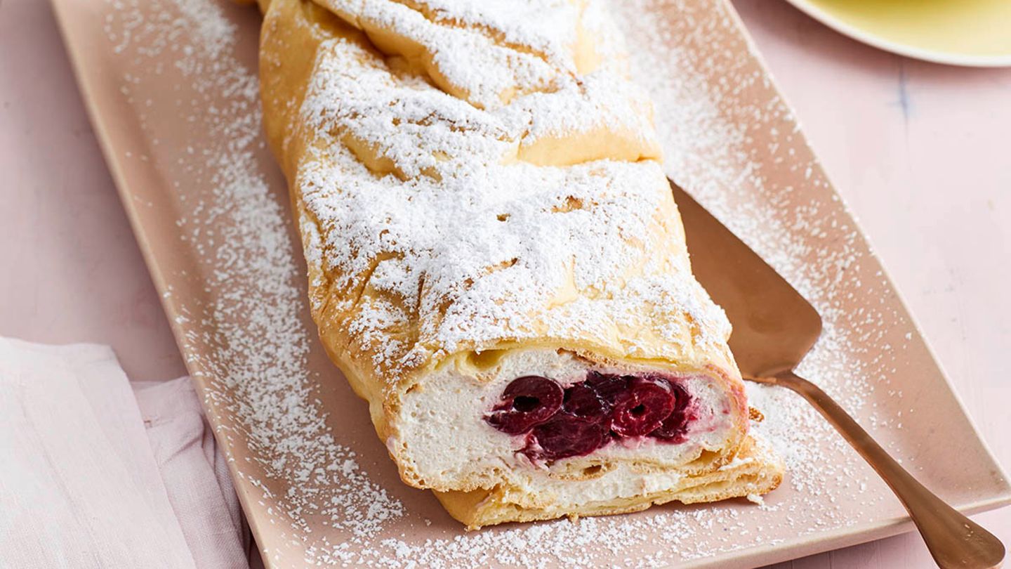 Kirsch-Brandteigrolle Rezept