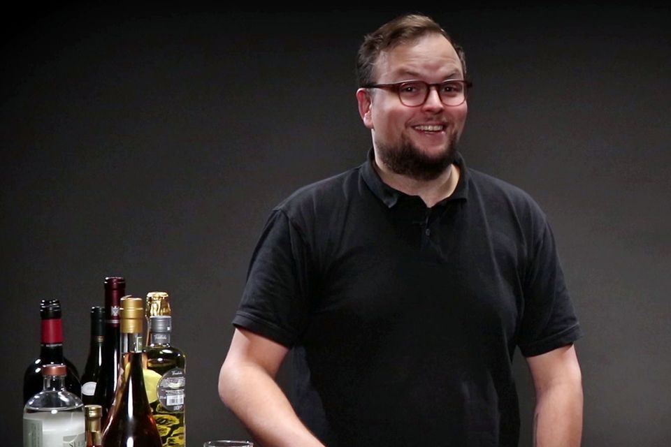 Benedikt Ernst spricht über alkoholfreie Spirituosen im Video