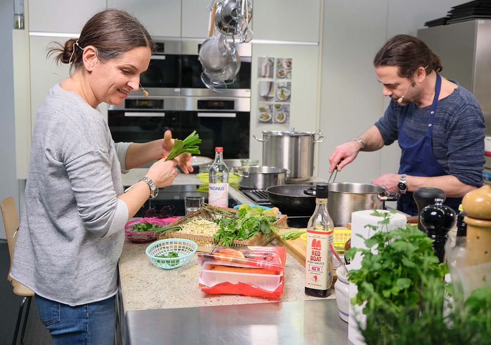 Nadine Uhe und Achim Ellmer kochen Pho Nadine Uhe und Achim Ellmer kochen Pho