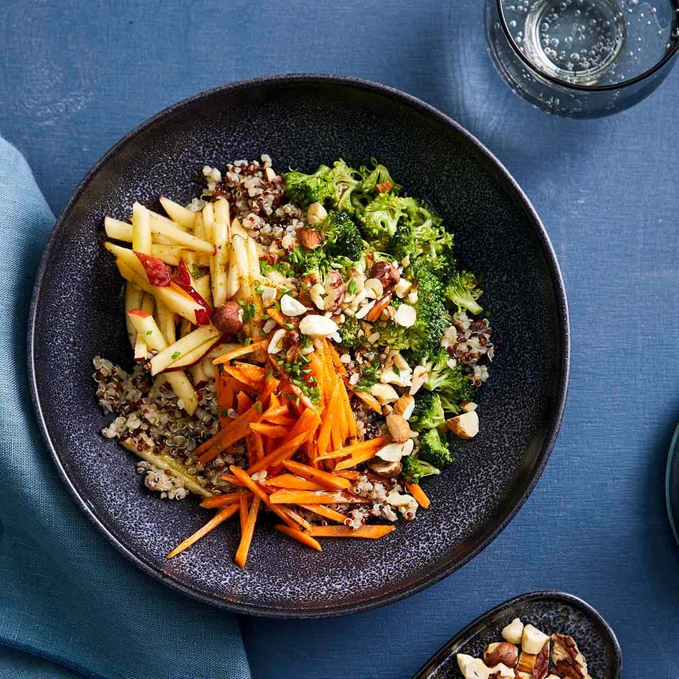 Rohkost Apfelsalat Mit Quinoa Rezept Essen Und Trinken