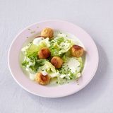 Gebratene Knödel mit Kartoffelsalat