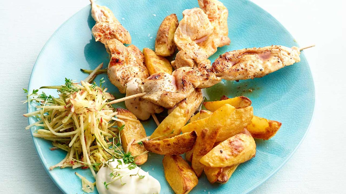 Hähnchenspiesse mit Raspelsalat Rezept