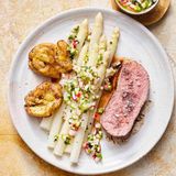 Spargel mit Vinaigrette und Kalbsrücken