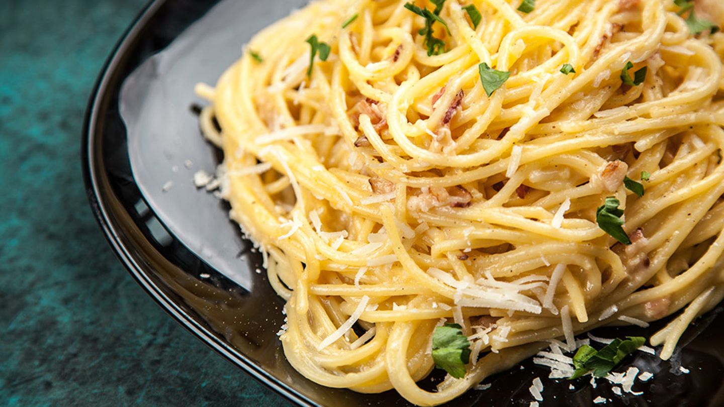 Spaghetti Carbonara mit Sahne Rezept - [ESSEN UND TRINKEN]