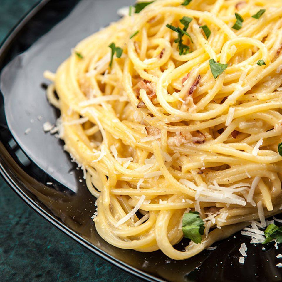 Spaghetti Carbonara mit Sahne Rezept - [ESSEN UND TRINKEN]