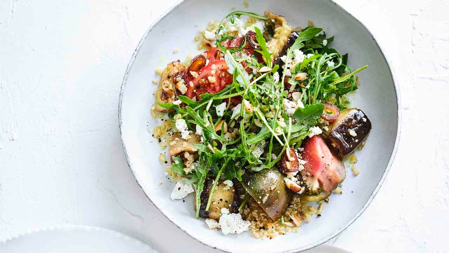 Auberginen-Bulgur-Salat mit Rauke und Tomaten Rezept - [ESSEN UND TRINKEN]