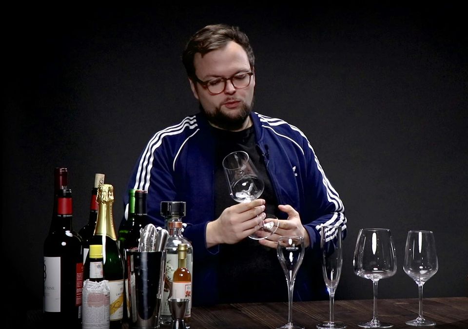 Benedikt Ernst spricht über Weingläser Benedikt Ernst spricht über Weingläser