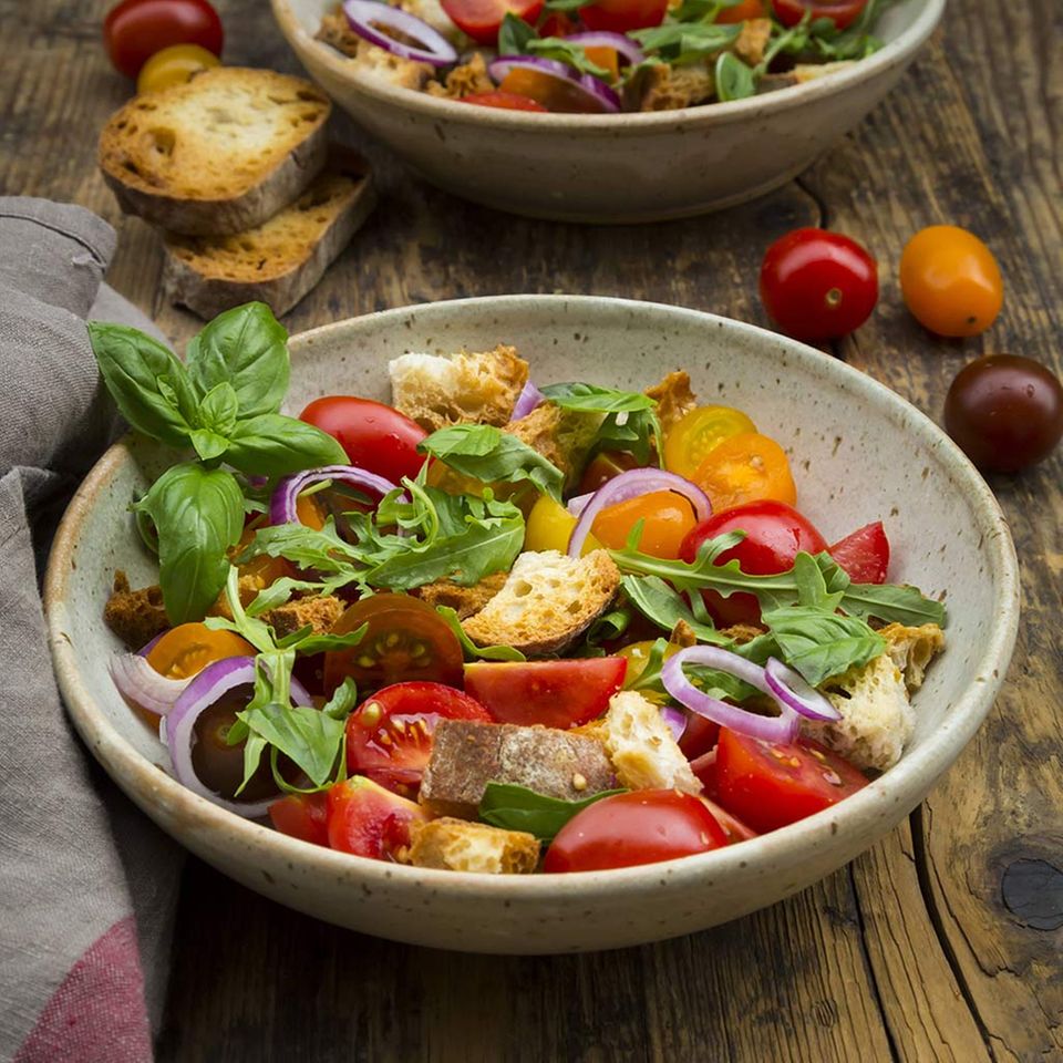 Tomaten-Brot-Salat
