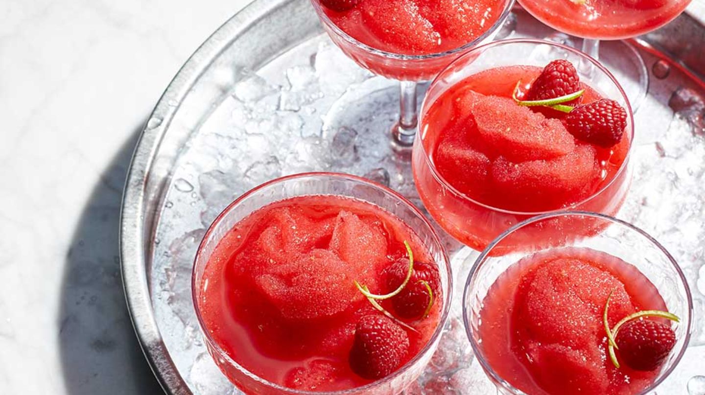 Frozen Raspberry Daiquiri Rezept - [ESSEN UND TRINKEN]