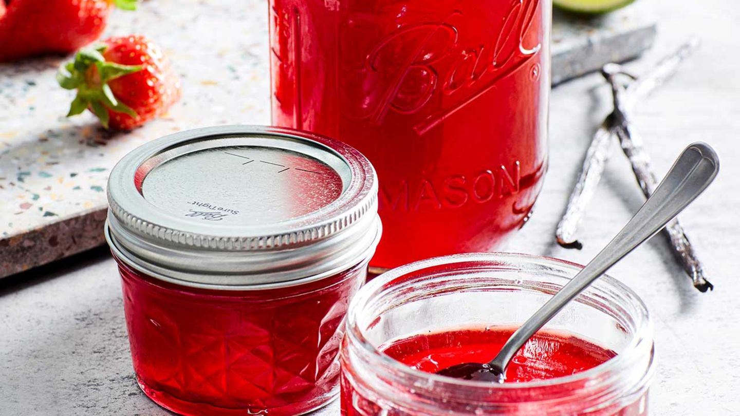Erdbeer-Hibiskus-Gelee mit Vanille Rezept