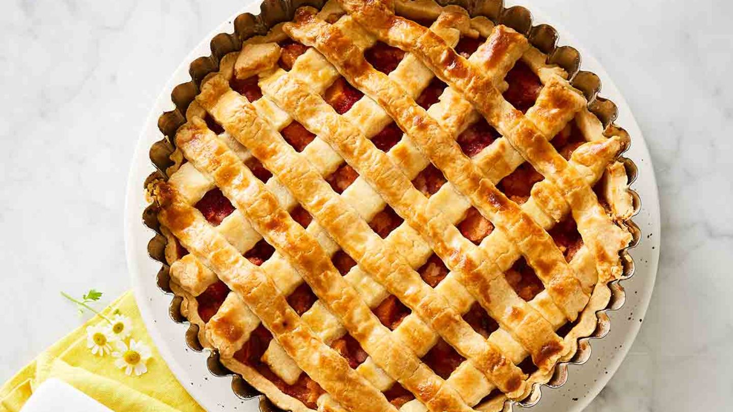 Gedeckter Aprikosen-Pie mit Himbeeren Rezept