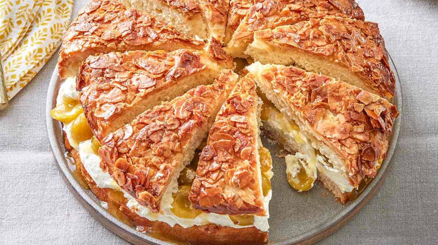 Bienenstich mit Mirabellen Rezept