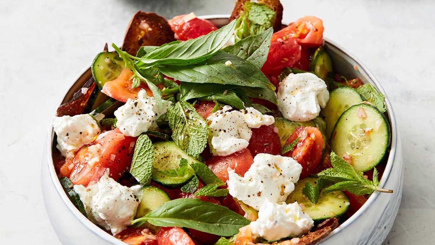 Tomaten-Brot-Salat mit Ziegenfrischkäse Rezept