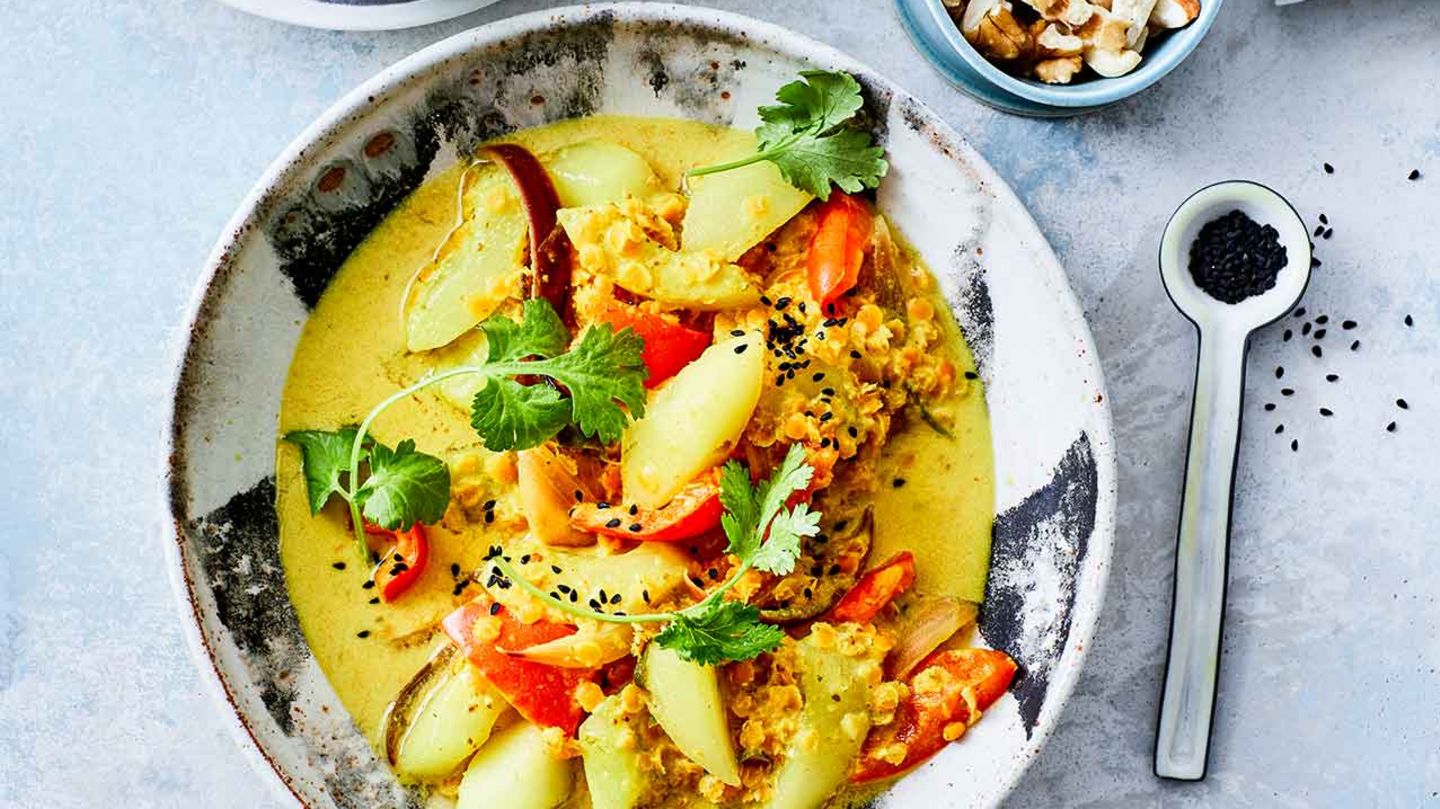 Schmorgurken-Curry mit Linsen