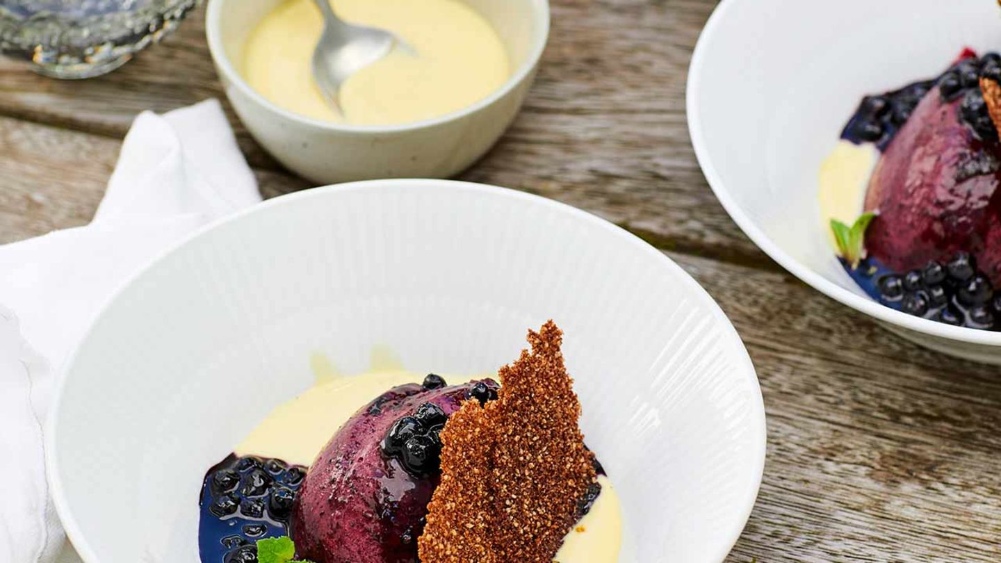 Heidelbeer-Mousse mit Krokant und Minze Rezept - [ESSEN UND TRINKEN]