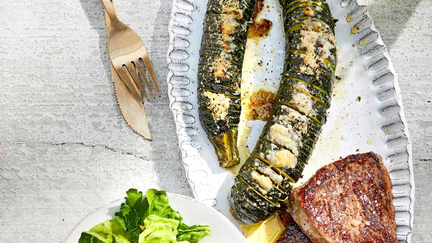 Hasselback-Zucchini mit Hüftsteaks Rezept