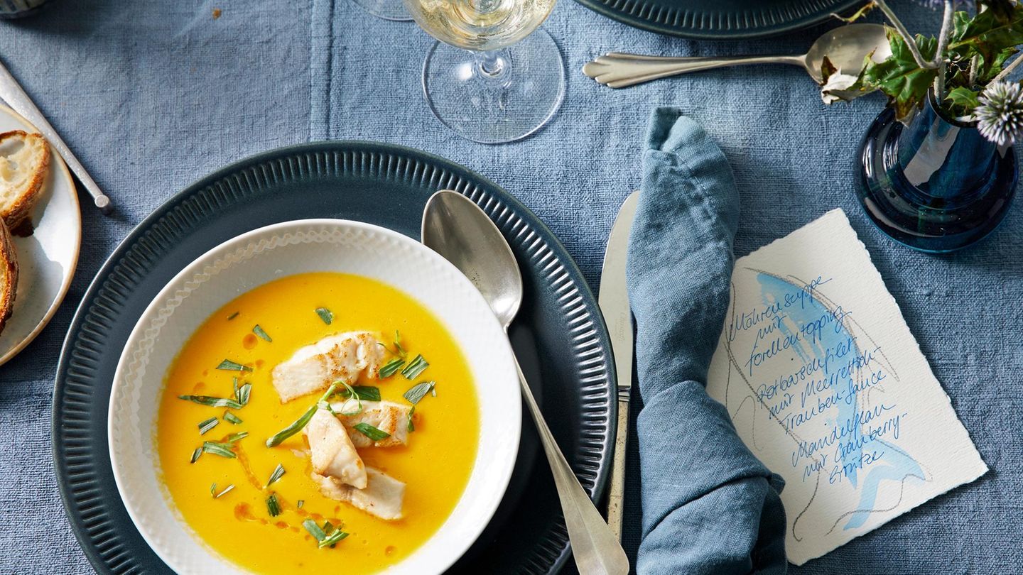 Möhrensuppe mit Forellen-Topping Rezept