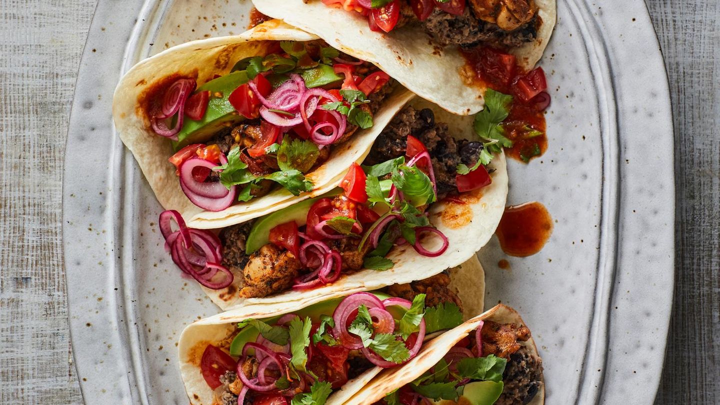 Bohnen-Tacos mit eingelegten Zwiebeln Rezept