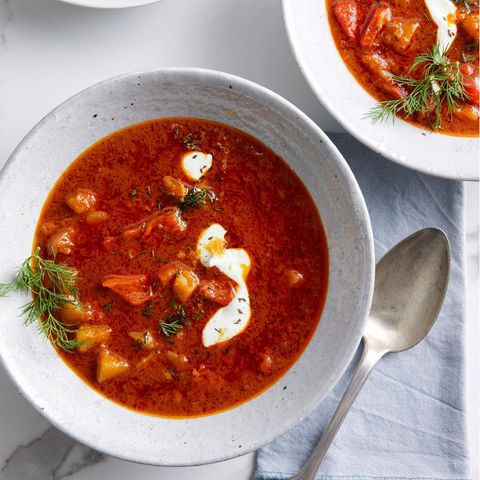 Kartoffel-Paprika-Gulasch mit Kümmelschmand