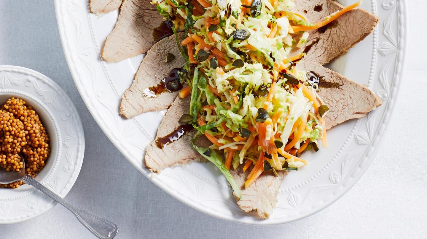 Wirsing-Butternusskürbis-Salat mit Kalbstafelspitz Rezept