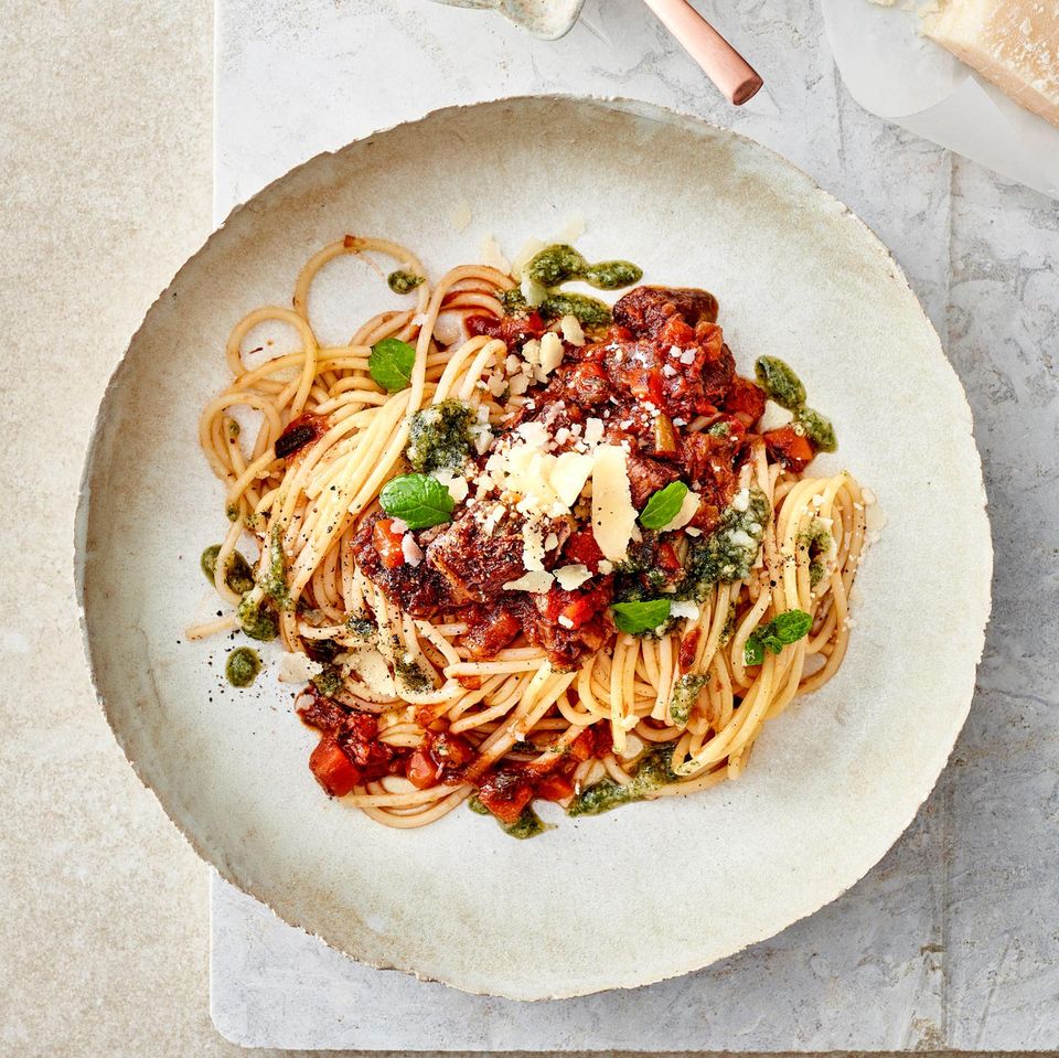Spaghetti mit Lammragout