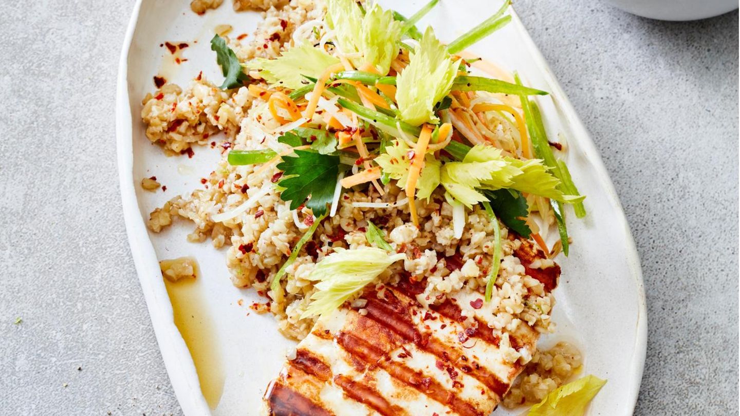 Bulgur mit Pfannengemüse und Halloumi - [ESSEN UND TRINKEN]