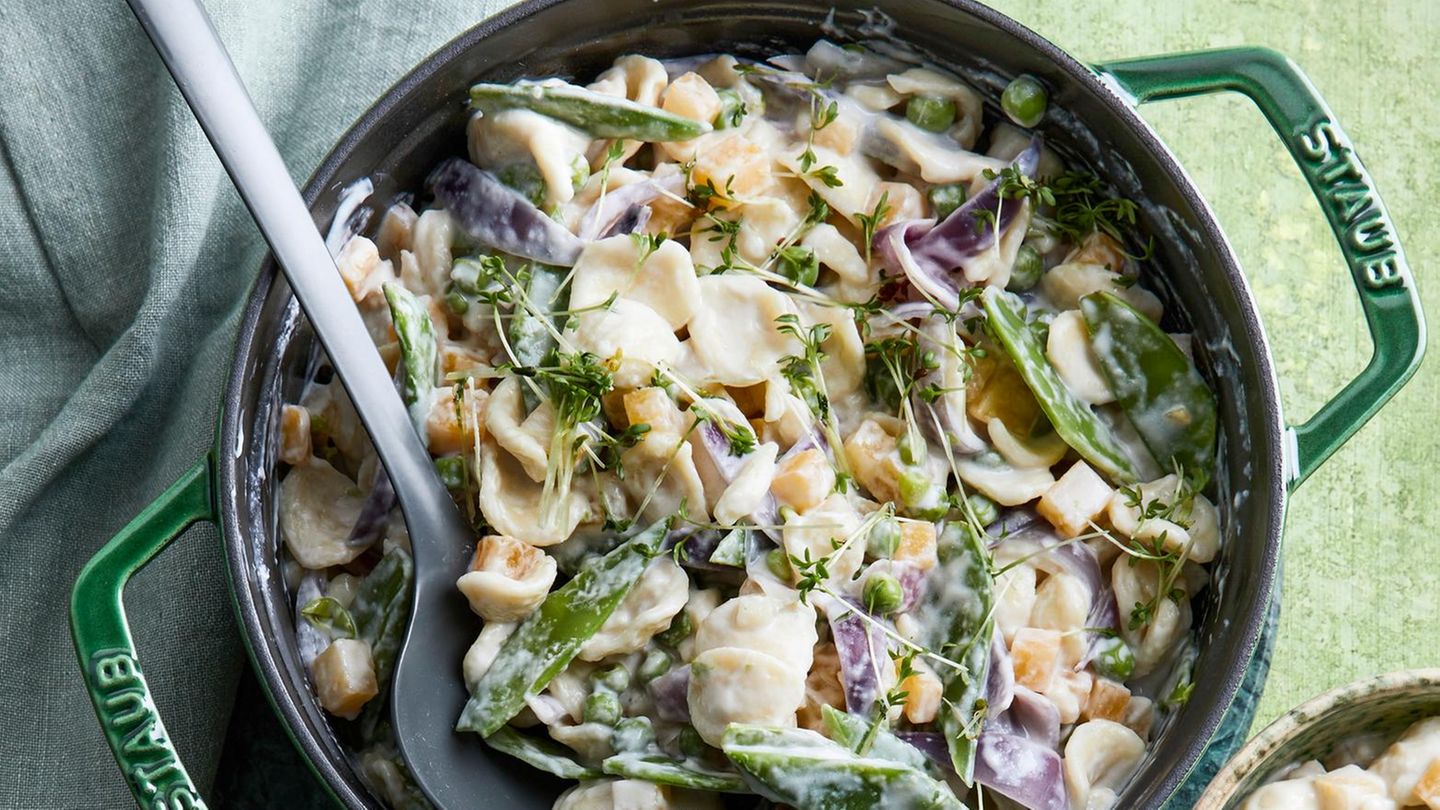 One-Pot-Pasta mit Steckrübe und Ziegenfrischkäse Rezept
