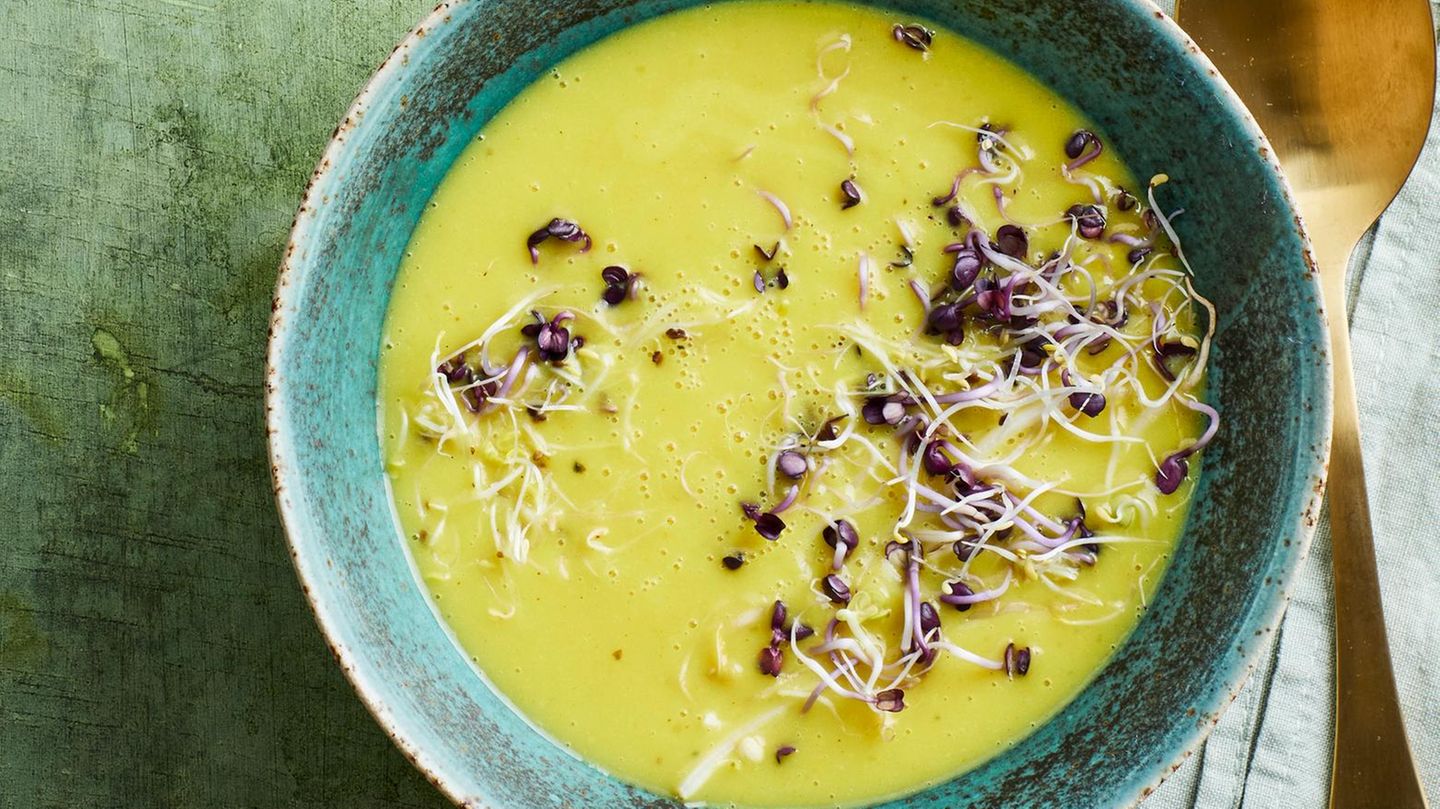 Kartoffel-Kokos-Suppe mit Kurkuma und Sprossen Rezepte