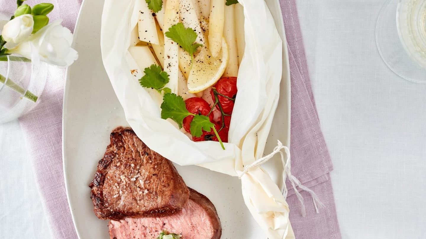 Spargel im Päckchen mit Rumpsteak und Chimichurri Rezept