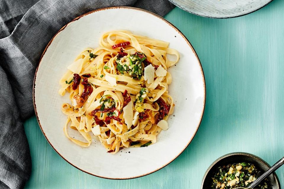 Tagliatelle aglio e olio mit Gremolata
