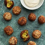 Falafeln mit Tahin-Sauce