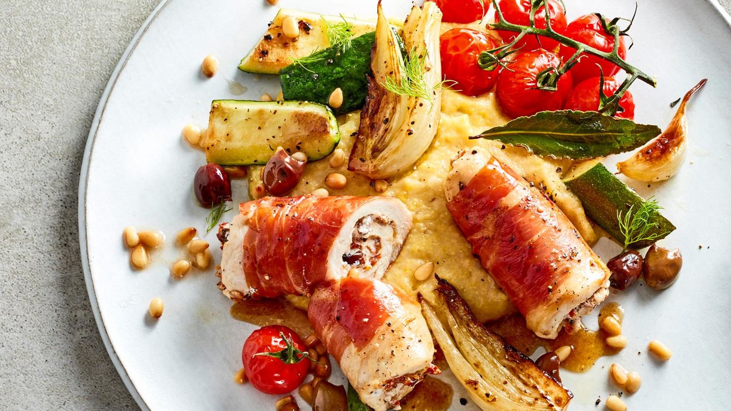 Poularden-Involtini mit Polenta und Kirschtomaten