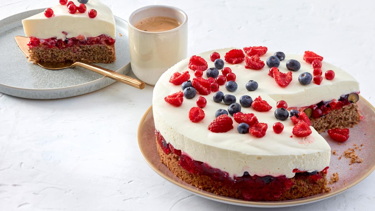 Beeren-Joghurt-Torte Rezept - [ESSEN UND TRINKEN]